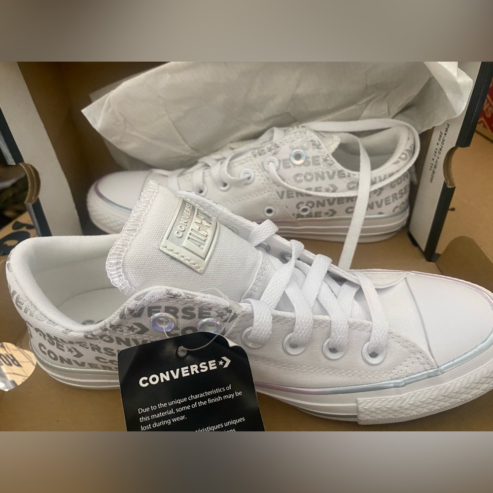 NIB Converse Women’s Sz 7.5 White